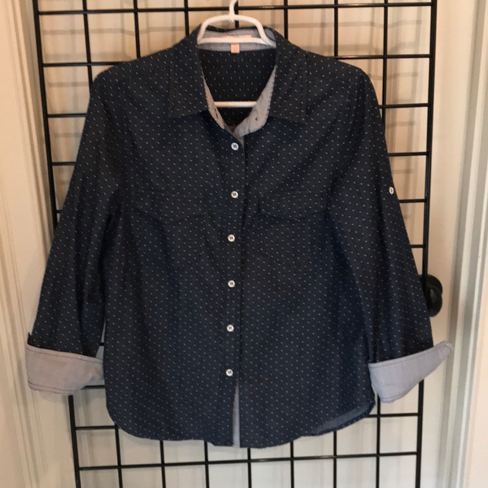 Adorable denim shirt. Size M